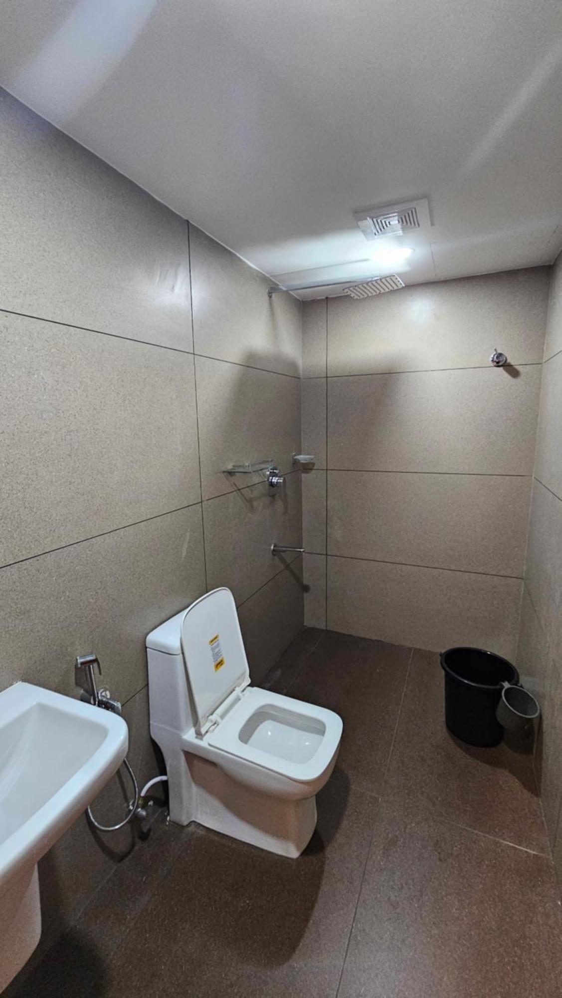 Heres Haut Residency Kochi Exterior photo